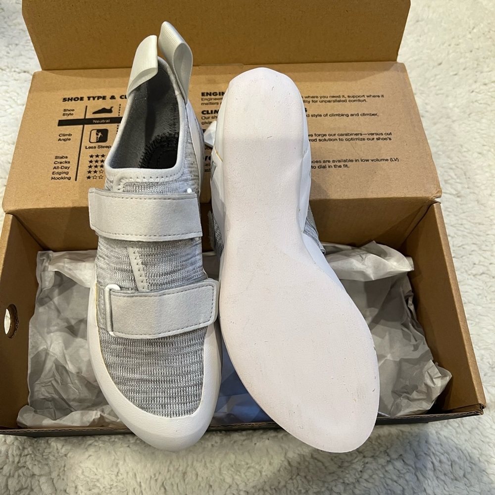Brand new never worn black diamond white momentum rock climbing shoes